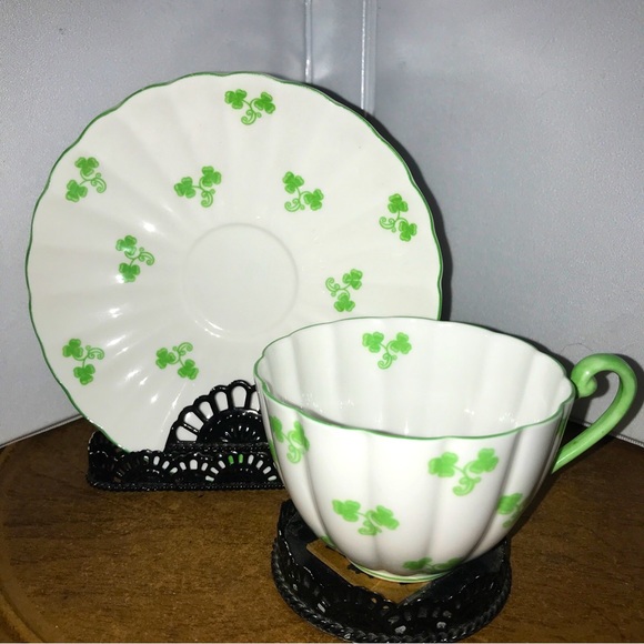 Shelly- Shamrock #14111 Tea Cup & Saucer 1961 Ludlow Shape - Picture 1 of 13